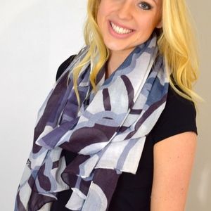 Anne Rivers Art Scarf "Grey Flowers"